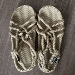 Woven raffia slides